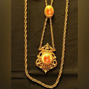 Elegant Gold Pendant Necklace